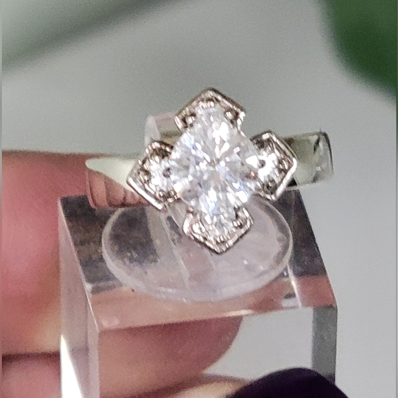 TRUE VINTAGE ESTATE SIGNED STERLING SILVER 925 RING SZ 6.00 CZ Flower - Picture 3 of 10